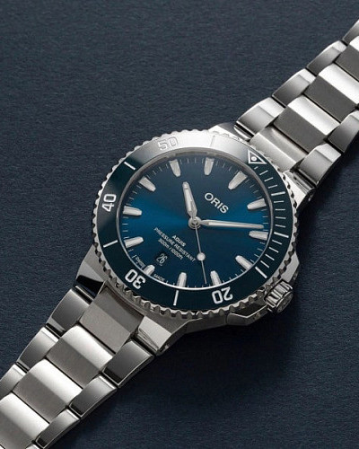 Oris Aquis Date  01 733 7789 4135-07 8 23 04PEB